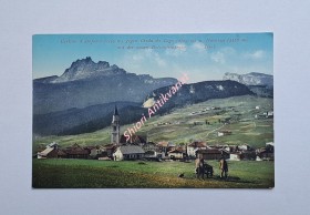 Cortina d´Ampezzo (1219 m) gegen Croda da Lago (2709 m) u. Nuvolau (2578 m) mit der neuen Dolomitenstrasse . Tirol.