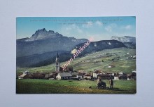 Cortina d´Ampezzo (1219 m) gegen Croda da Lago (2709 m) u. Nuvolau (2578 m) mit der neuen Dolomitenstrasse . Tirol.
